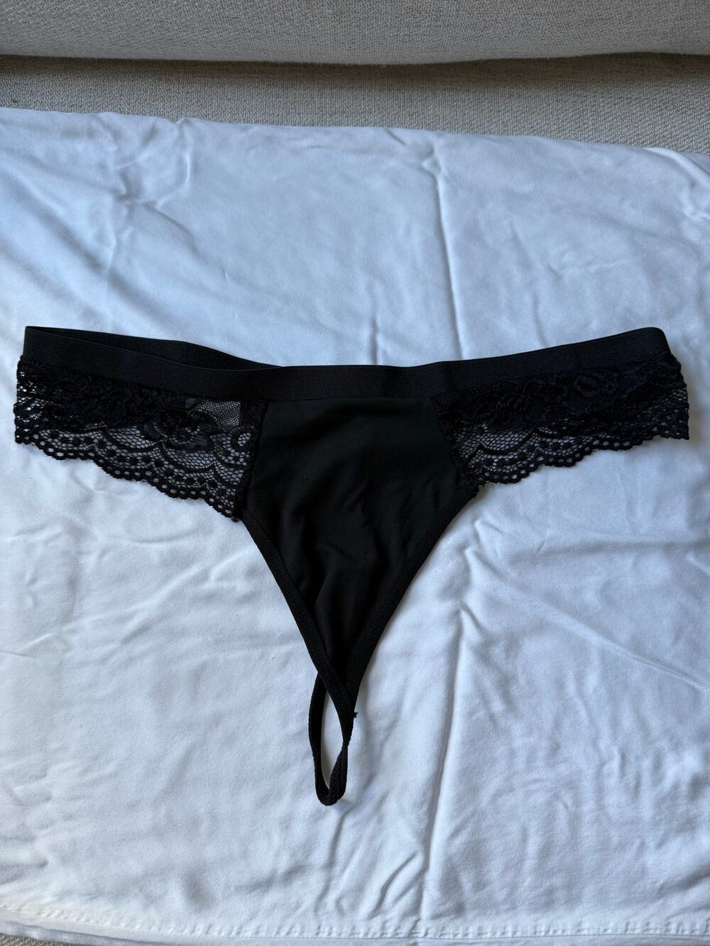 NWOT Vintage Unbranded Lace String Thong – Black – Size 2L